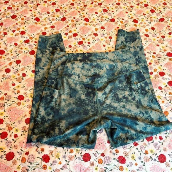 Athleta Salutation Stash Pocket II Printed 7/8 Tight - Picture 8 of 8